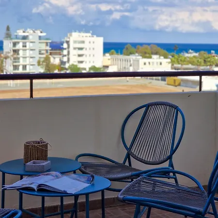 Lejlighed Charming 3-bed Duplex With Stunning Sea View *