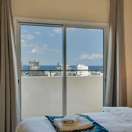 Charming 3-bed Duplex With Stunning Sea View Lejlighed