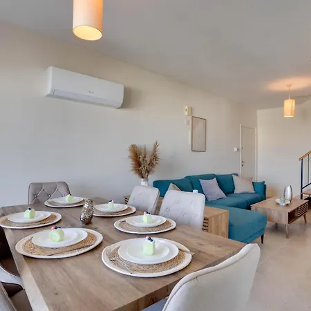 Charming 3-bed Duplex With Stunning Sea View 아파트 라르나카