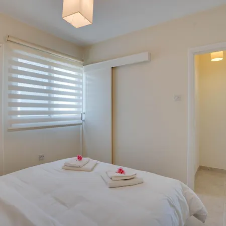 아파트 Charming 3-bed Duplex With Stunning Sea View