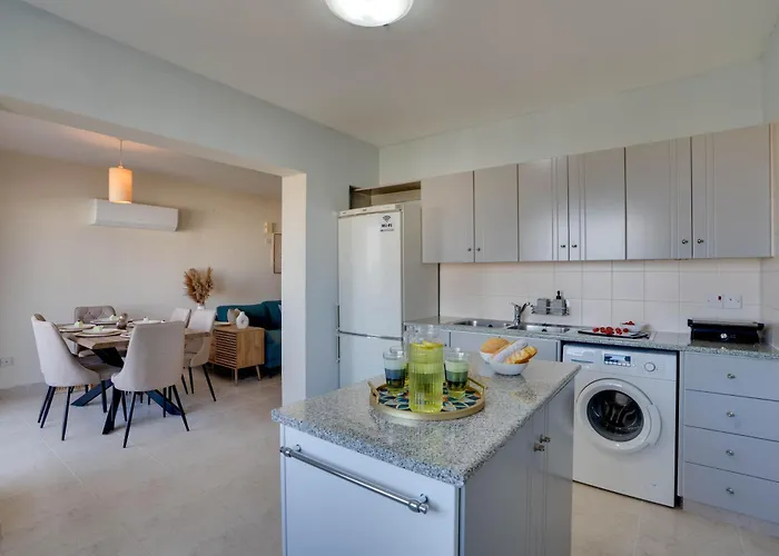 Charming 3-bed Duplex With Stunning Sea View *