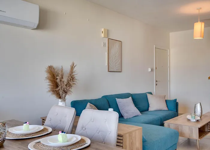 Charming 3-bed Duplex With Stunning Sea View *